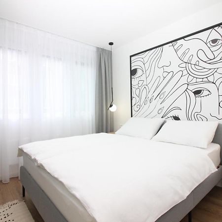 Meeting Point Apartment Sarajevo Bagian luar foto